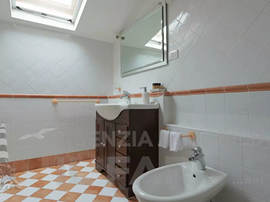 Immagine 36 di Appartamento in vendita  in Via Vittorio Emanuele a La Maddalena