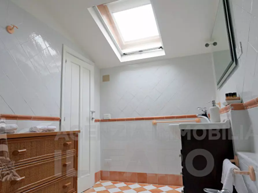 Immagine 37 di Appartamento in vendita  in Via Vittorio Emanuele a La Maddalena