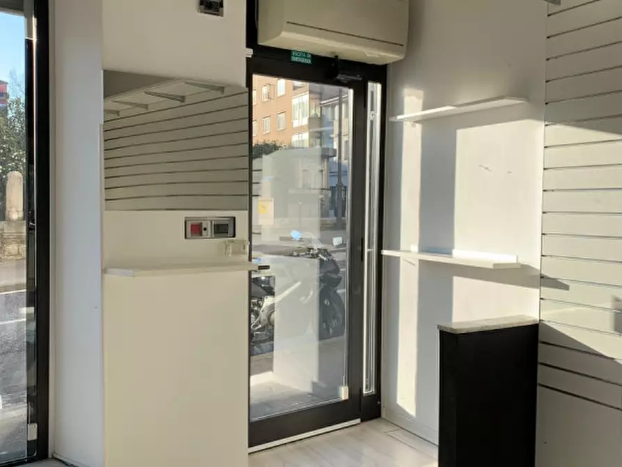 Immagine 2 di Negozio in affitto  in Campo San Giacomo 18 a Trieste