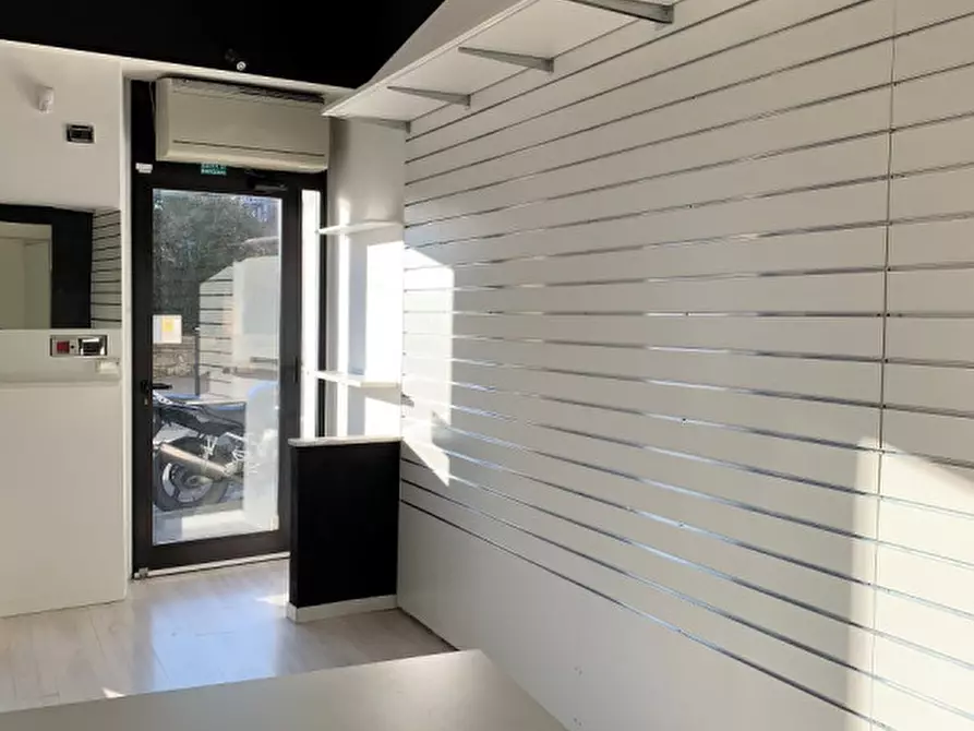 Immagine 4 di Negozio in affitto  in Campo San Giacomo 18 a Trieste