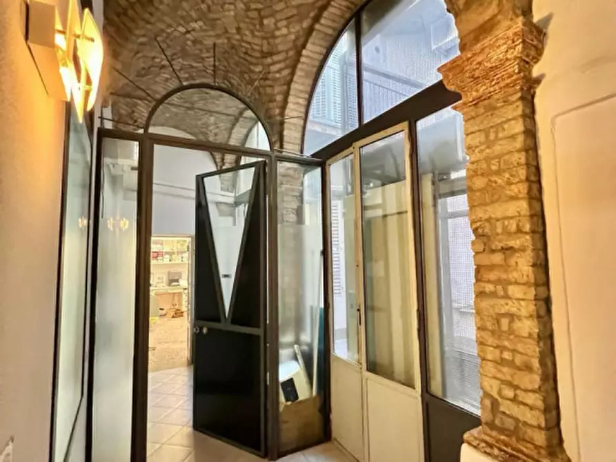 Immagine 1 di Ufficio in vendita  in Piazza Garibaldi a Parma