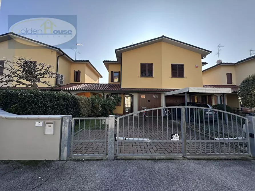 Immagine 1 di Villa in vendita  in Via Pedrelli 12 a Molinella