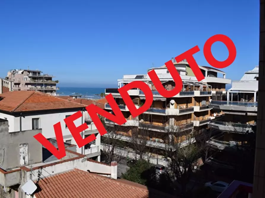 Immagine 1 di Appartamento in vendita  in VIALE REGINA ELENA a Pescara