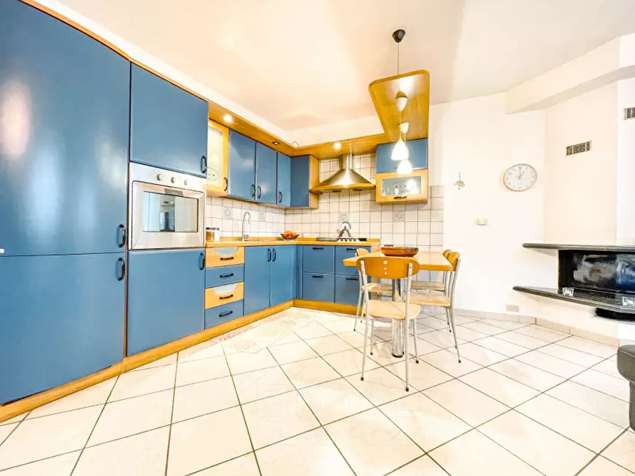 Immagine 7 di Appartamento in vendita  in via Roma a Pella