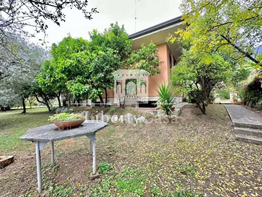 Immagine 2 di Villa in vendita  in Via Promontorio a Toscolano-Maderno