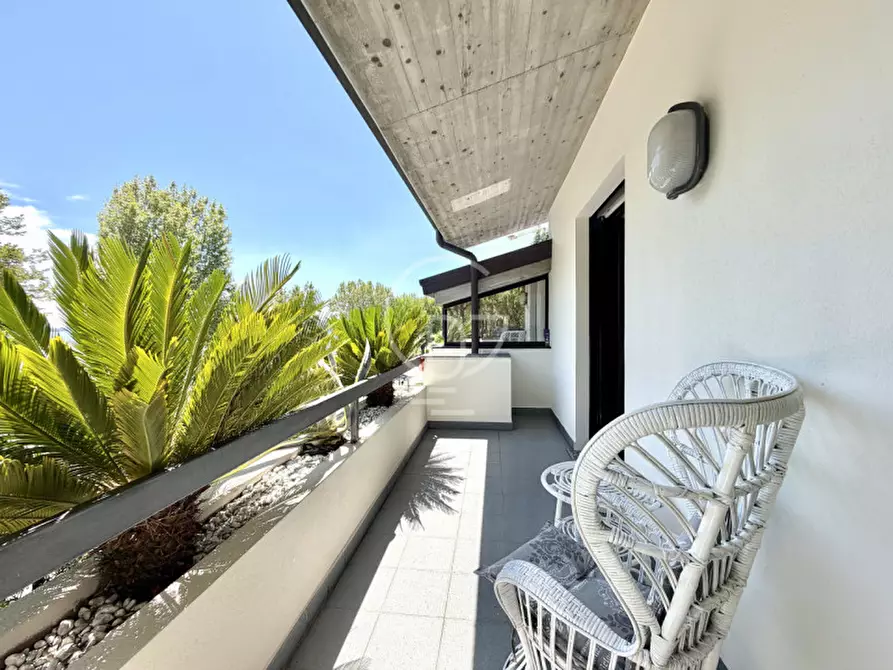 Immagine 21 di Villa in vendita  in Lungolago Cesare Battisti a Desenzano Del Garda