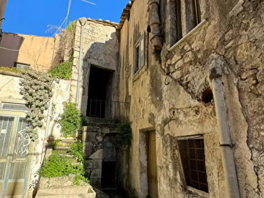 Immagine 11 di Casa indipendente in vendita  in Via Ruffino a Modica