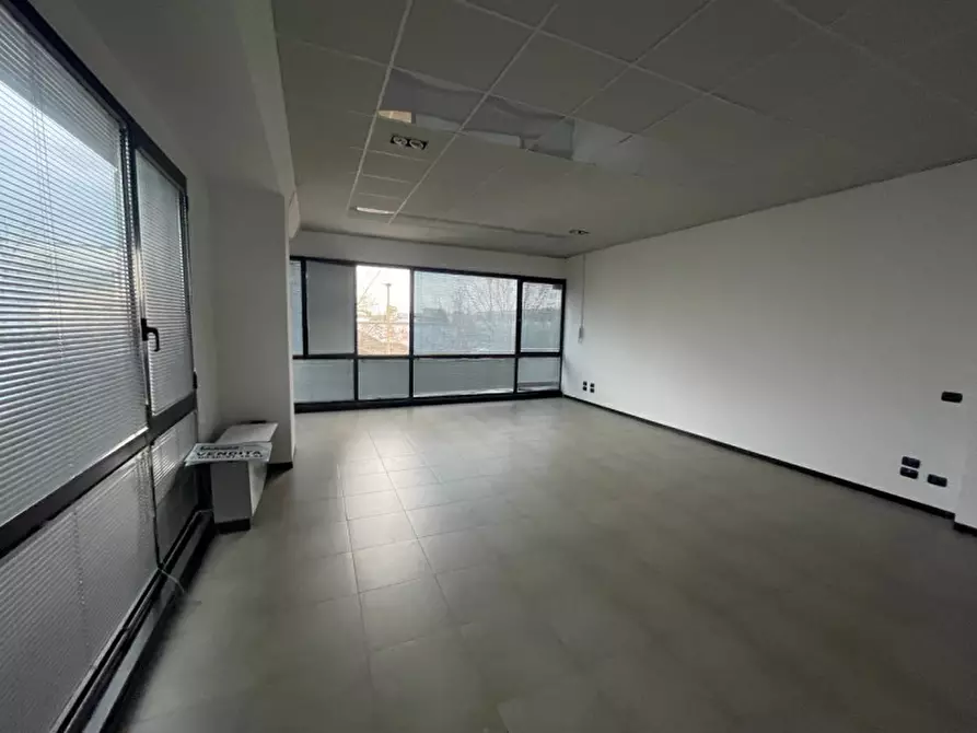 Immagine 1 di Ufficio in vendita  in Via Regina Pacis a Sassuolo