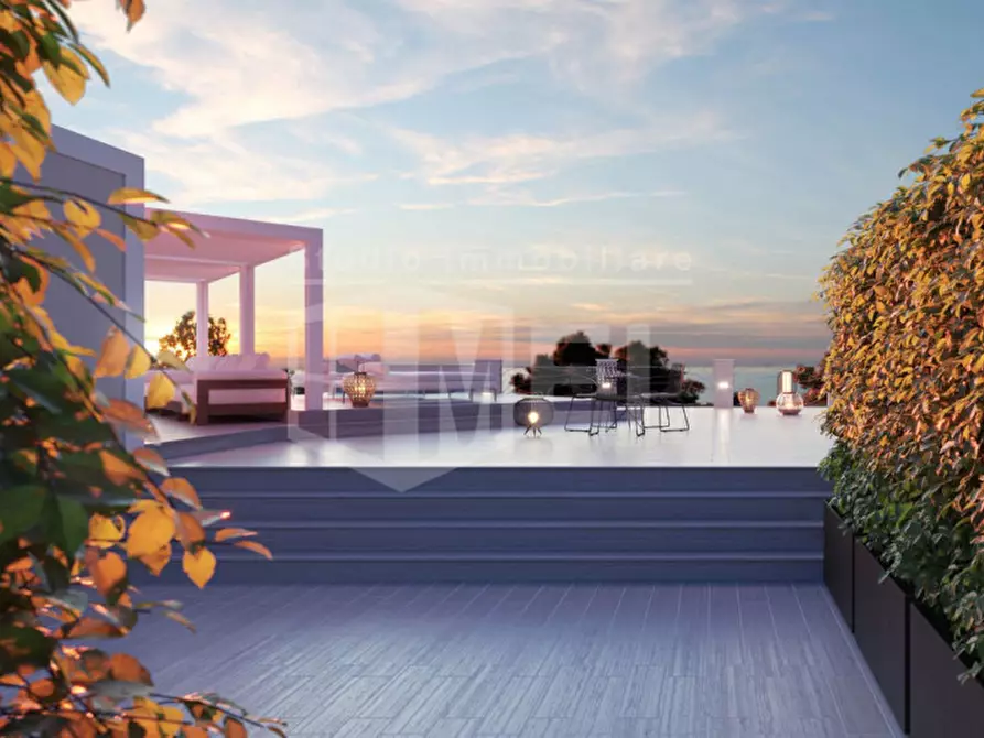 Immagine 1 di Attico in vendita  in viale del tirreno a Livorno