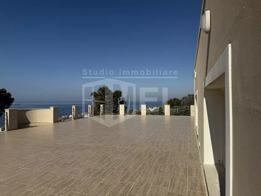 Immagine 24 di Attico in vendita  in viale del tirreno a Livorno