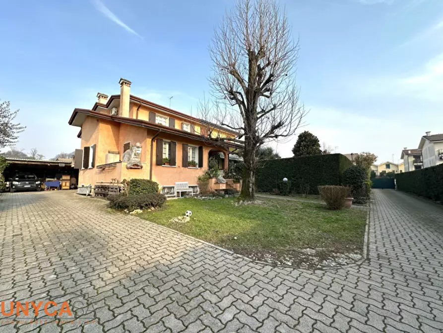 Immagine 1 di Casa bifamiliare in vendita  in Via Puccini a Selvazzano Dentro
