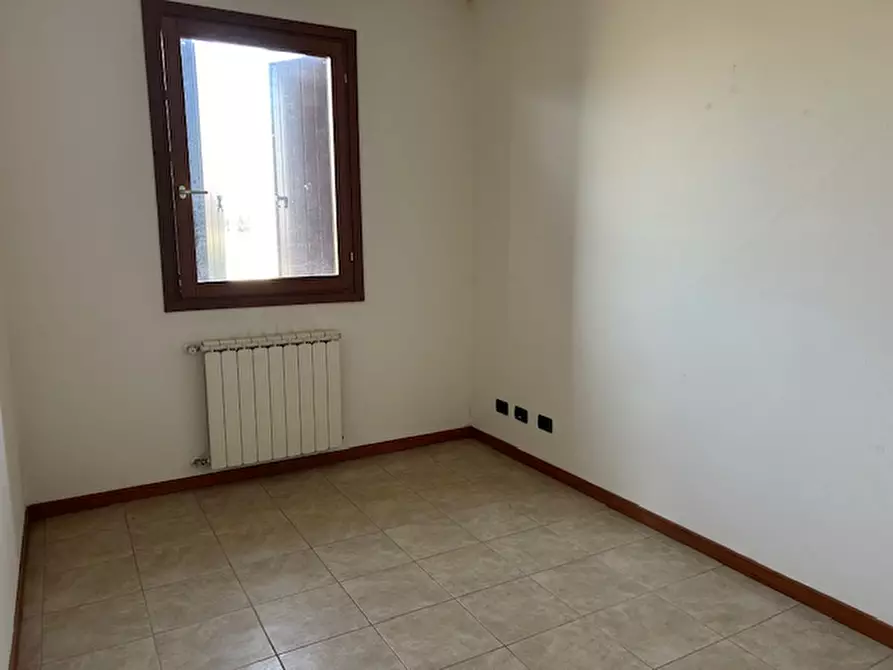 Immagine 3 di Appartamento in vendita  a Piacenza D'adige