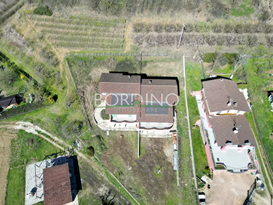 Immagine 11 di Casa bifamiliare in vendita  a Govone