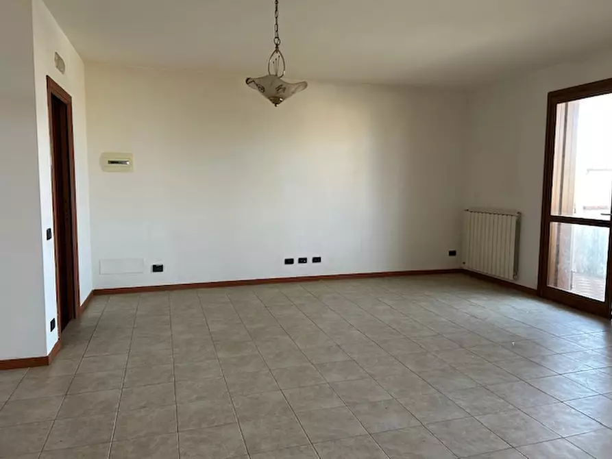 Immagine 2 di Appartamento in vendita  a Piacenza D'adige