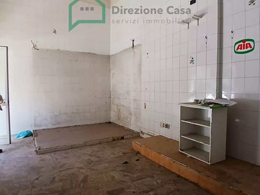 Immagine 6 di Negozio in affitto  in Calata Capodichino a Napoli
