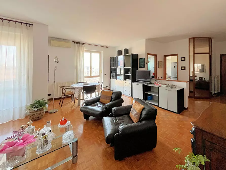 Immagine 1 di Appartamento in vendita  in Via Procaccini a Milano