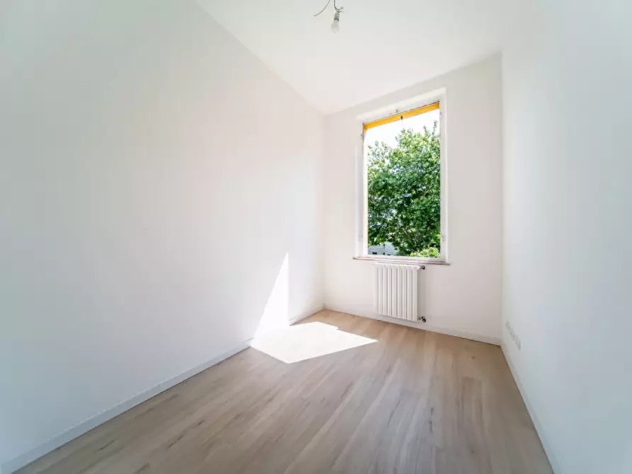 Immagine 12 di Appartamento in vendita  in Via dei Mille n.102 a Parma