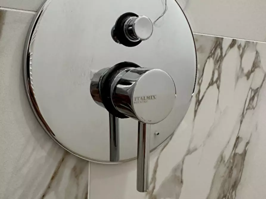 Immagine 39 di Appartamento in vendita  in Via dei Mille n.102 a Parma