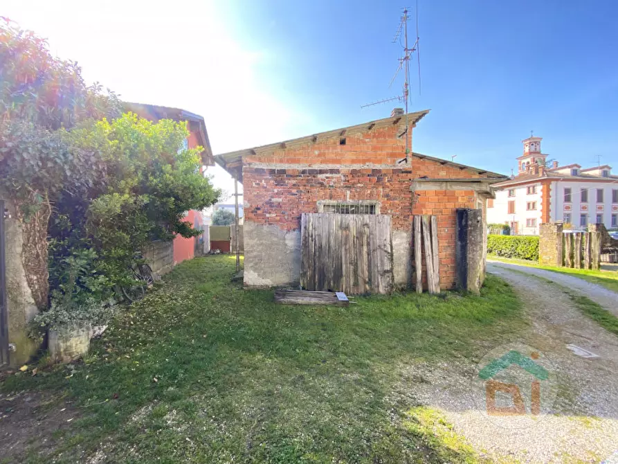 Immagine 15 di Magazzino in vendita  in via XXIV maggio 78 a Mossa