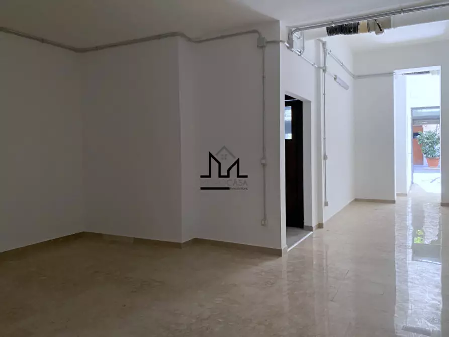Immagine 9 di Negozio in vendita  a Palermo