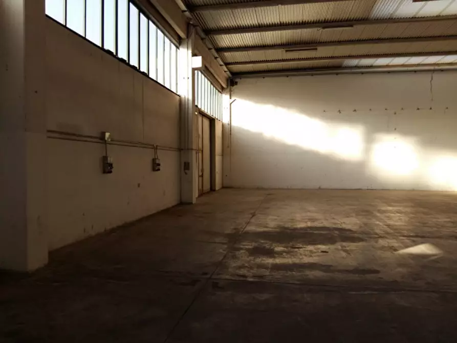 Immagine 8 di Capannone industriale in affitto  in strada provnciale 16 a Monselice