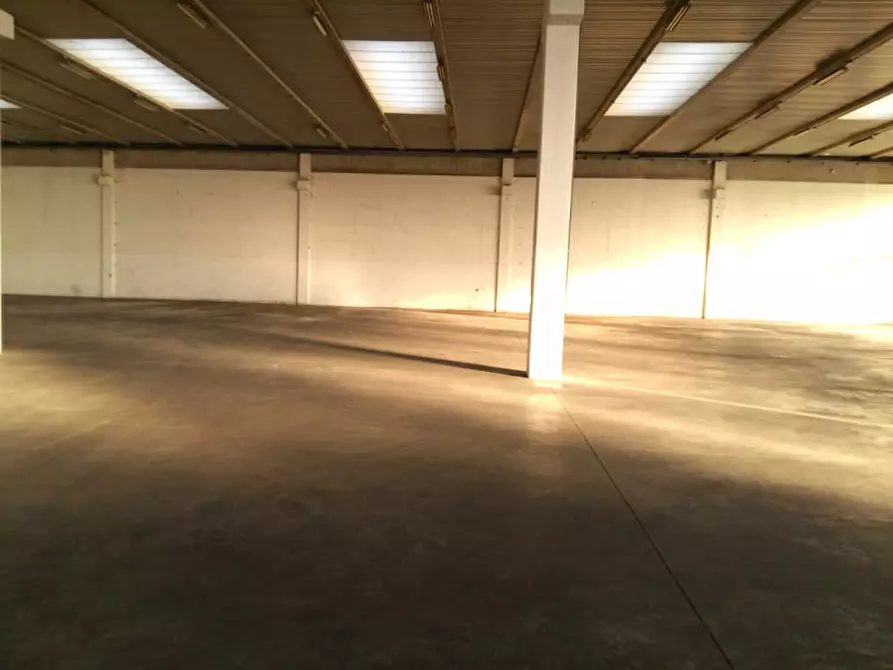 Immagine 10 di Capannone industriale in affitto  in strada provnciale 16 a Monselice