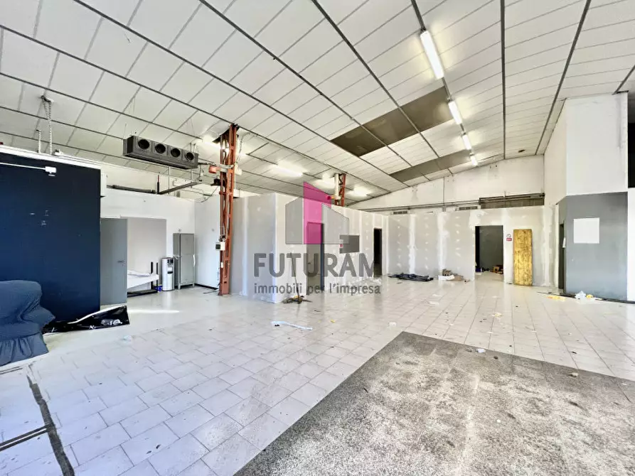 Immagine 21 di Laboratorio in affitto  in STRADA BIRON DI SOPRA a Vicenza