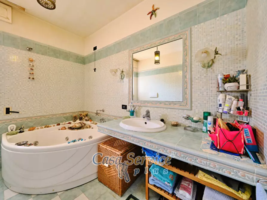 Immagine 41 di Appartamento in vendita  in Via Berta a Parabita