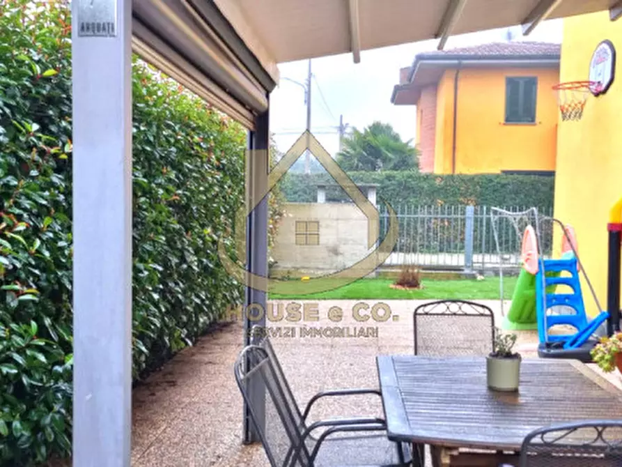 Immagine 1 di Villa in vendita  in Via Carlo Alberto a Cassolnovo