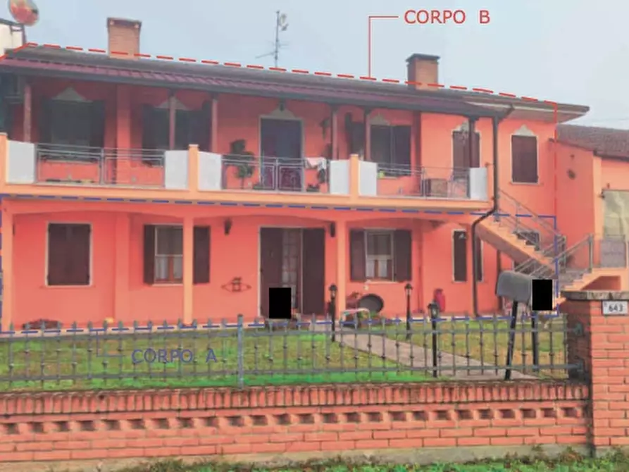 Immagine 1 di Villetta a schiera in vendita  in VIA CAVETTO NAPPI 643/1 a Castelnovo Bariano