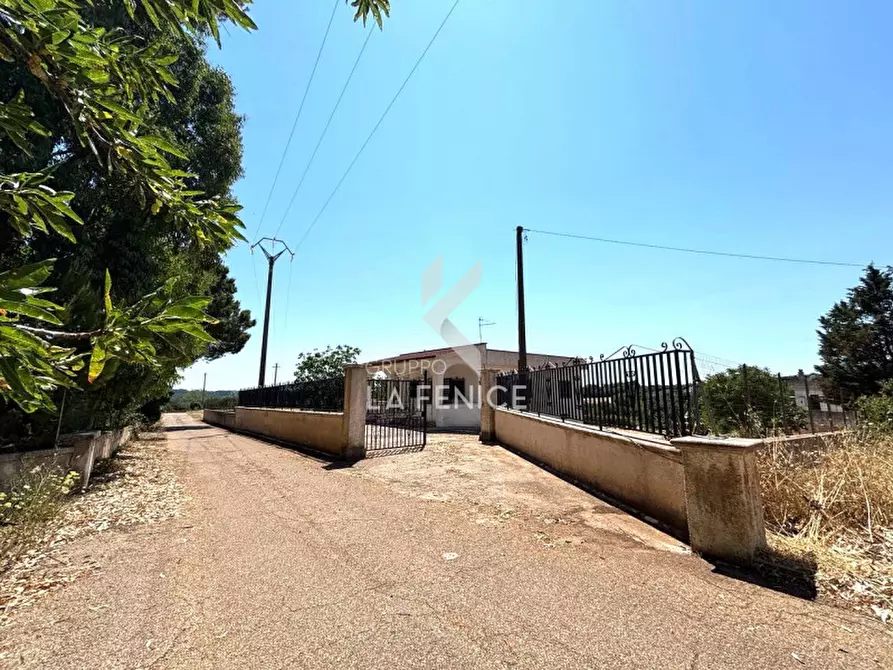 Immagine 2 di Villa in vendita  in STRADA PORCILE PALESI a Martina Franca