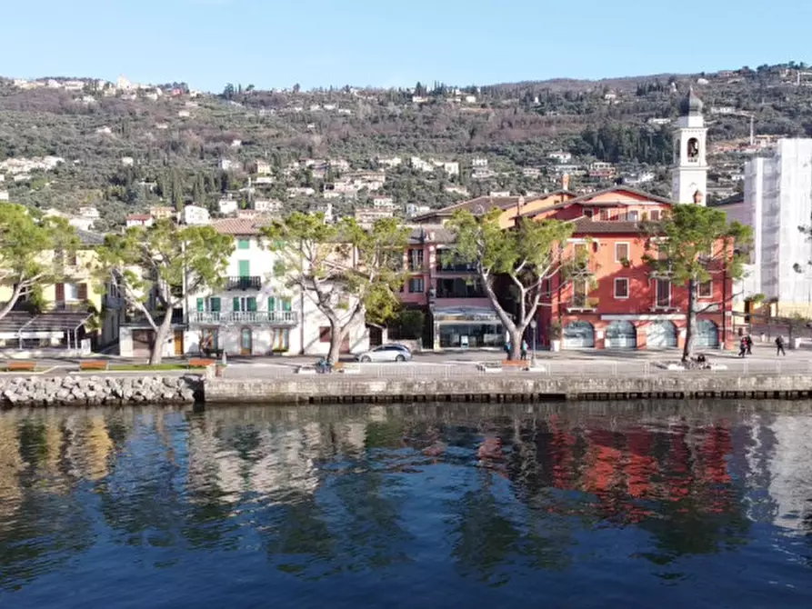Immagine 2 di Appartamento in vendita  in Lungolago Vittorio Veneto a Torri Del Benaco