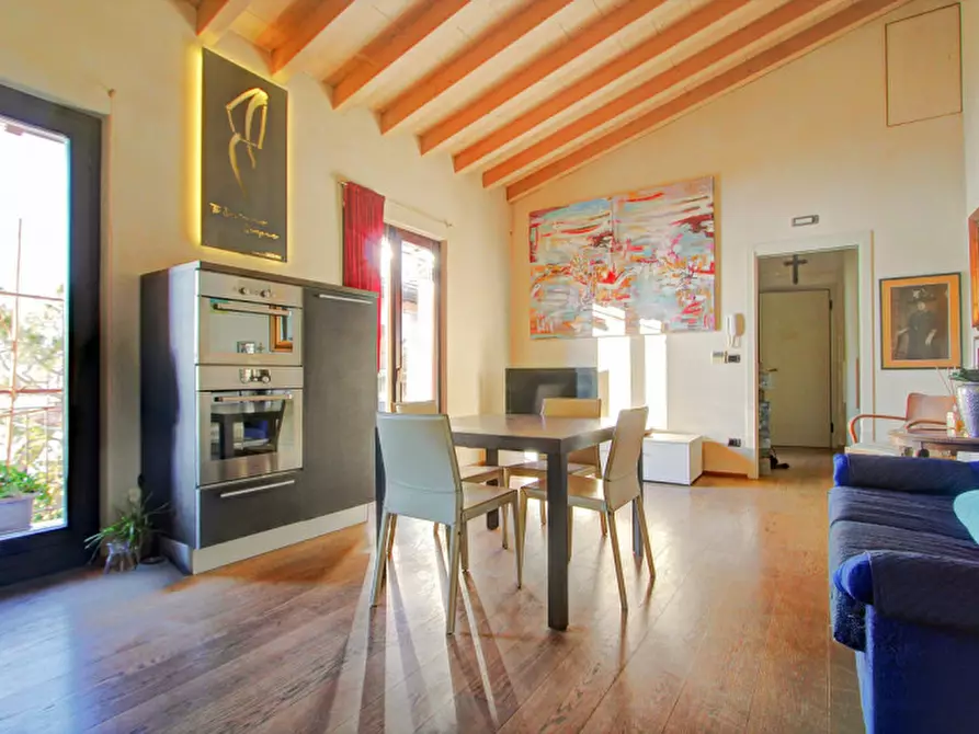 Immagine 4 di Appartamento in vendita  in Lungolago Vittorio Veneto a Torri Del Benaco