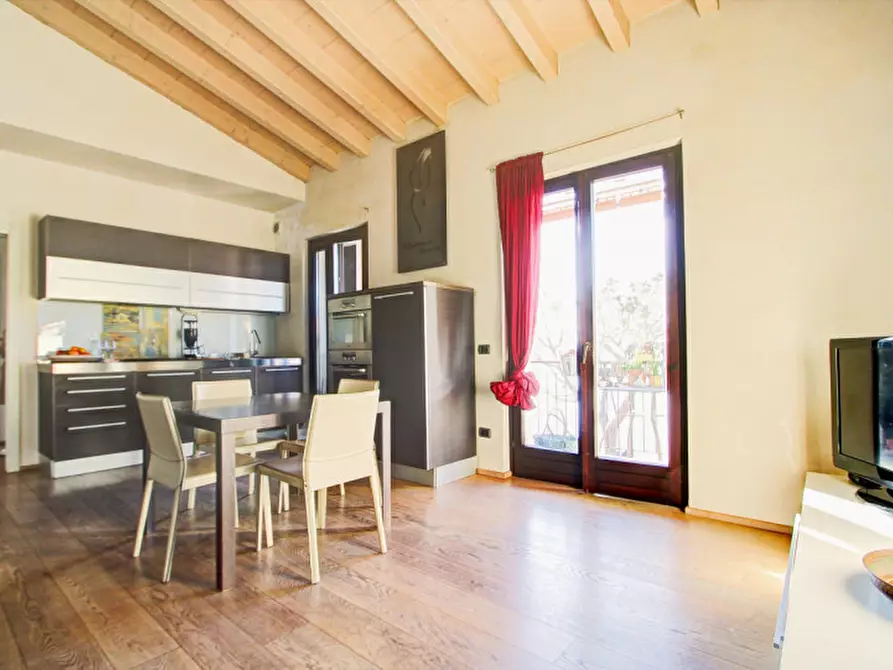 Immagine 5 di Appartamento in vendita  in Lungolago Vittorio Veneto a Torri Del Benaco