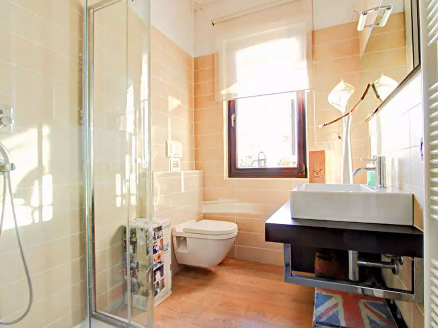 Immagine 7 di Appartamento in vendita  in Lungolago Vittorio Veneto a Torri Del Benaco