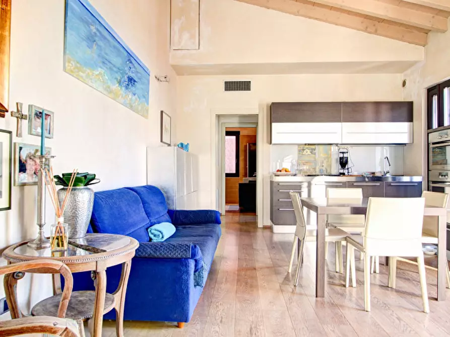 Immagine 8 di Appartamento in vendita  in Lungolago Vittorio Veneto a Torri Del Benaco