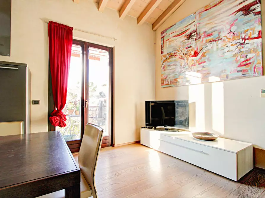 Immagine 9 di Appartamento in vendita  in Lungolago Vittorio Veneto a Torri Del Benaco