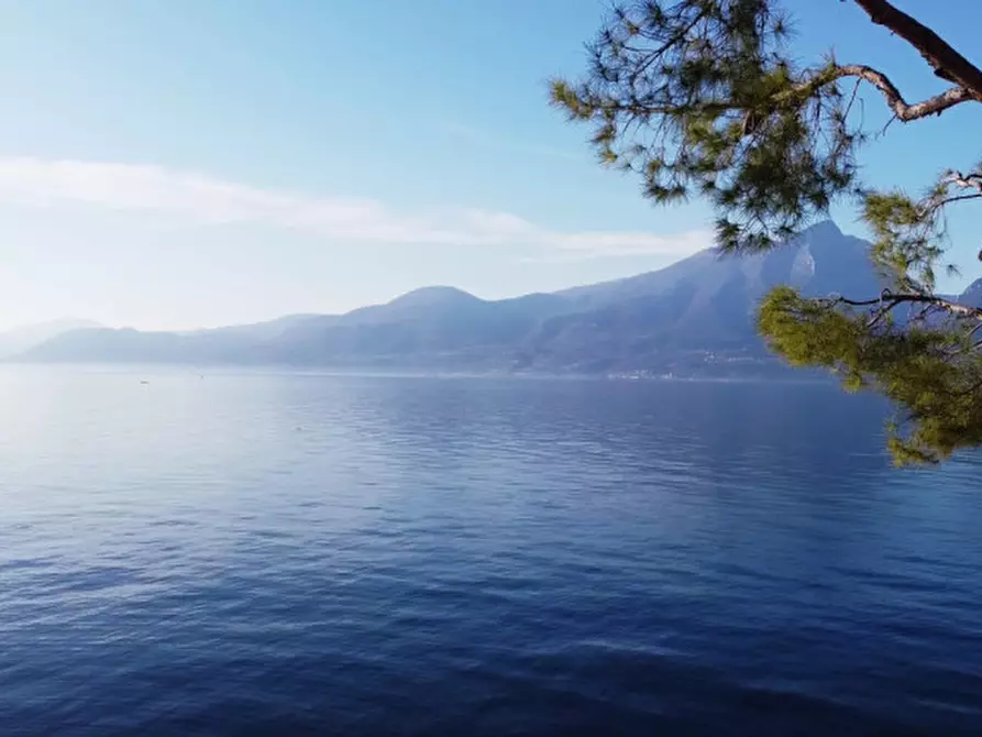 Immagine 14 di Appartamento in vendita  in Lungolago Vittorio Veneto a Torri Del Benaco