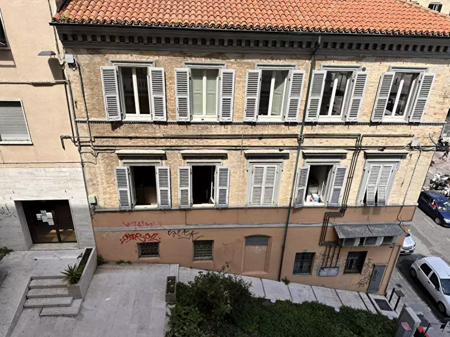Immagine 1 di Appartamento in vendita  in Piazza stamira a Ancona