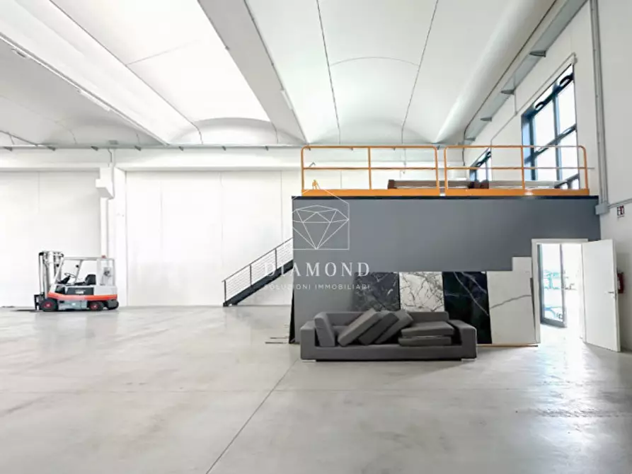 Immagine 3 di Capannone industriale in affitto  in Via Giuseppe Mazzini a Trevignano