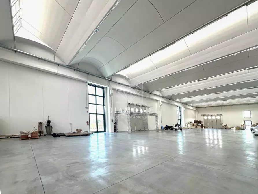Immagine 4 di Capannone industriale in affitto  in Via Giuseppe Mazzini a Trevignano