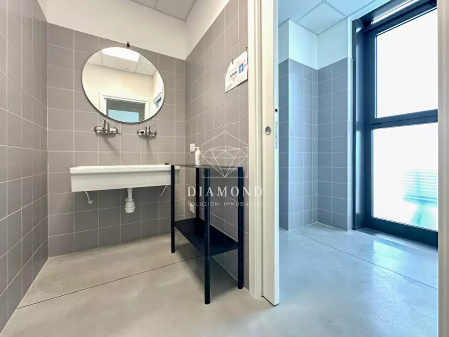 Immagine 8 di Capannone industriale in affitto  in Via Giuseppe Mazzini a Trevignano