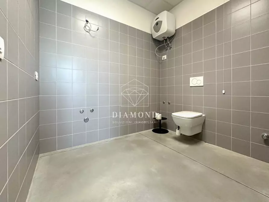 Immagine 9 di Capannone industriale in affitto  in Via Giuseppe Mazzini a Trevignano