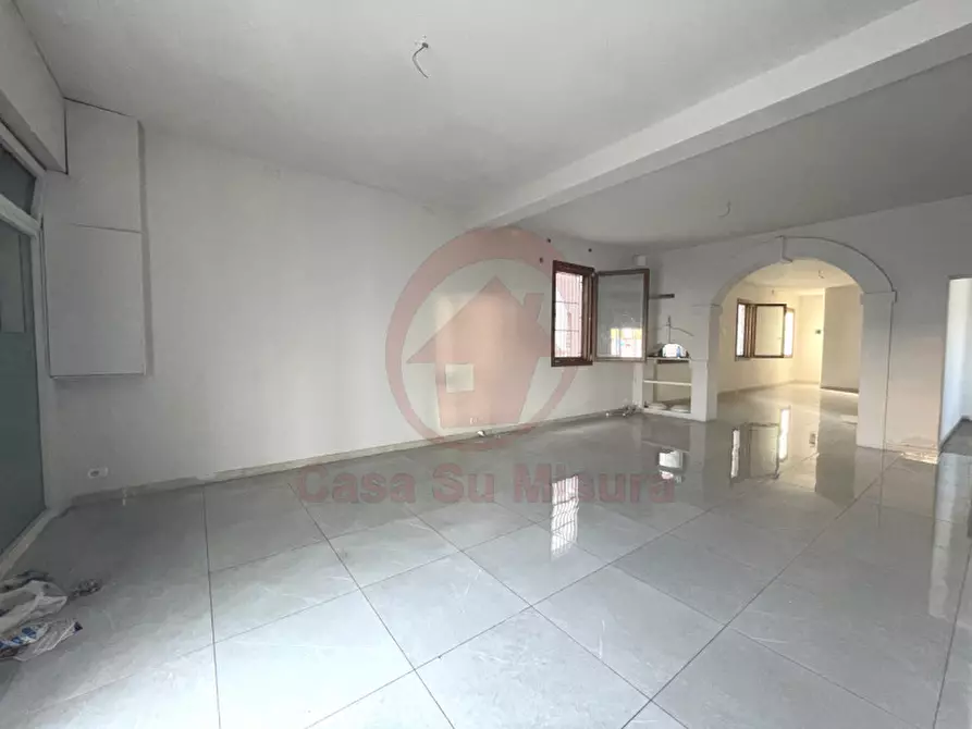 Immagine 2 di Attività commerciale in vendita  a Pianiga