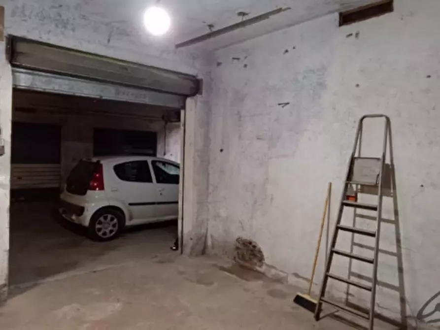 Immagine 2 di Garage in vendita  in via Nomentana 526 a Fonte Nuova
