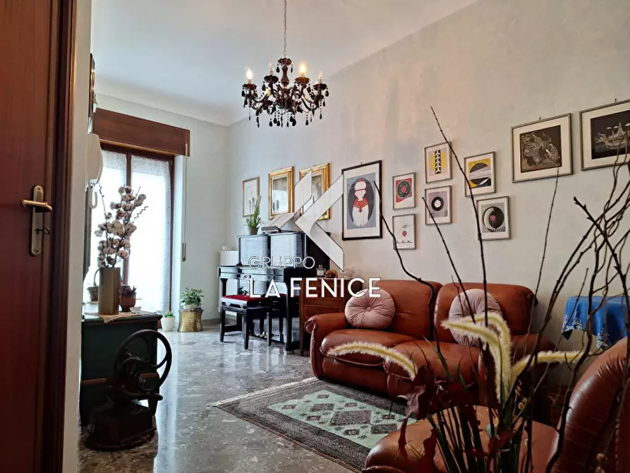 Immagine 1 di Casa indipendente in vendita  in via Vittorio Veneto a Locorotondo