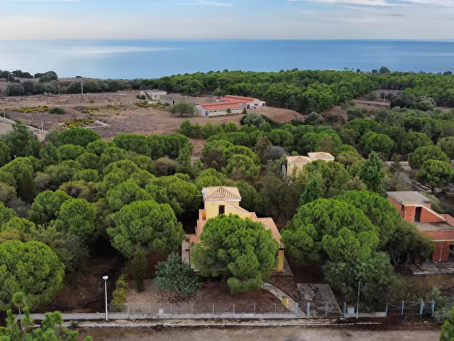 Immagine 4 di Casa indipendente in vendita  in Cala Zavorra a Sarroch