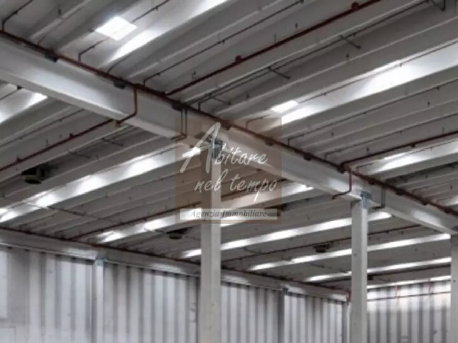 Immagine 2 di Capannone industriale in vendita  a Bassano Del Grappa