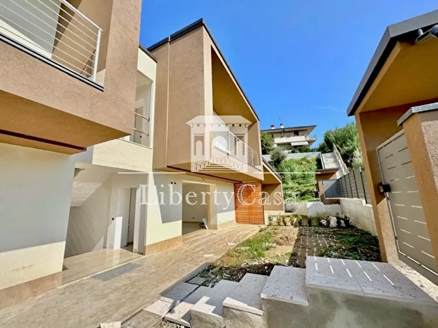 Immagine 1 di Appartamento in vendita  in Via degli alpini a San Felice Del Benaco