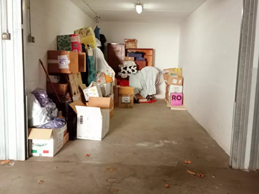 Immagine 1 di Garage in vendita  in via martiri della deportazione a Savona